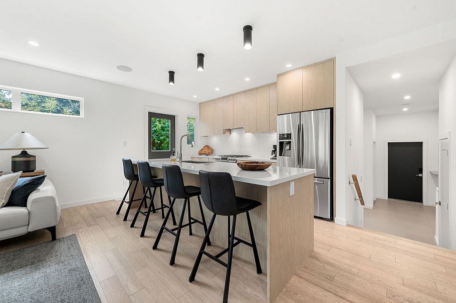 2025 Mackay Avenue North Vancouver, BC - 7
