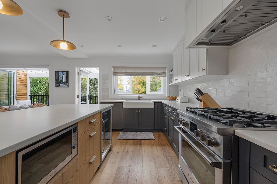 3250 W 37th Avenue Vancouver, BC - 13
