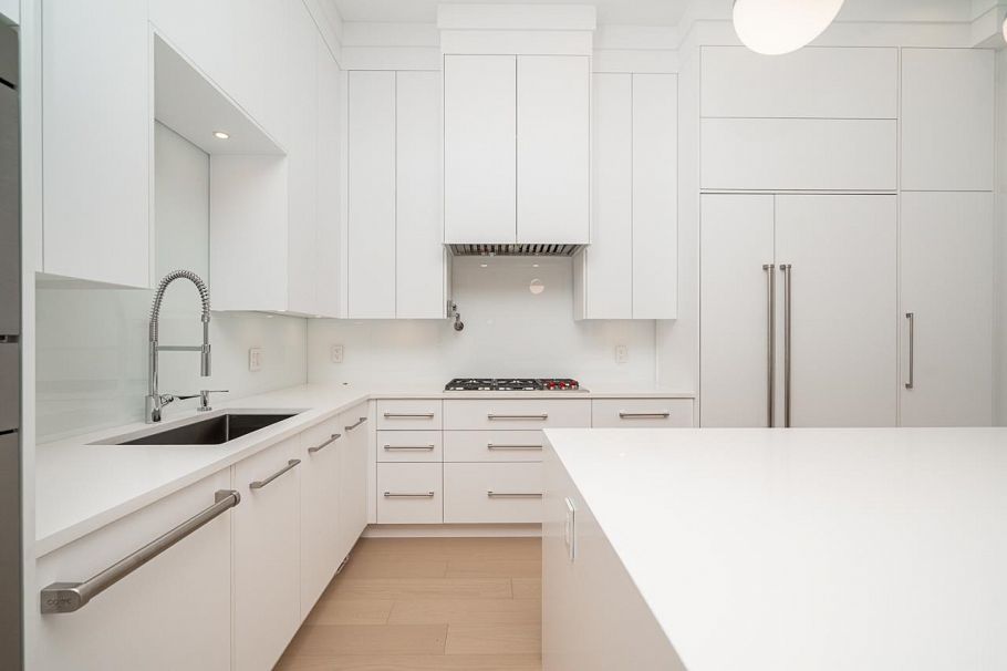 1 5061 Blenheim Street Vancouver, BC - 18