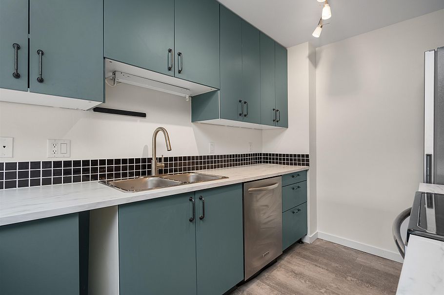 204 127 E 4th Street North Vancouver, BC - 7