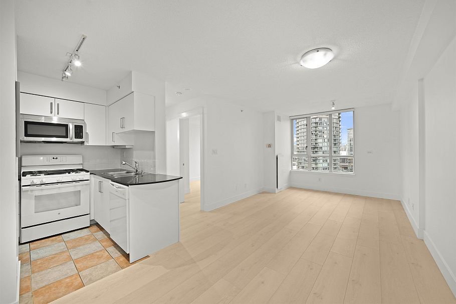 2501 63 Keefer Place Vancouver, BC - 18