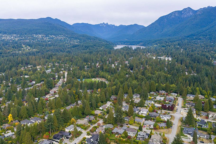 3692 Sunnycrest Drive North Vancouver, BC - 24