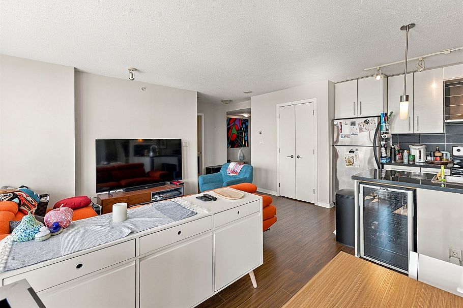 3701 188 Keefer Place Vancouver, BC - 5