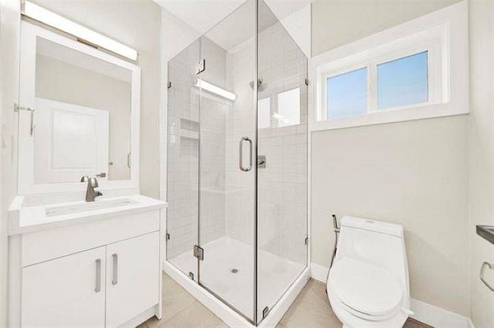 3128 Kings Avenue Vancouver, BC - 11