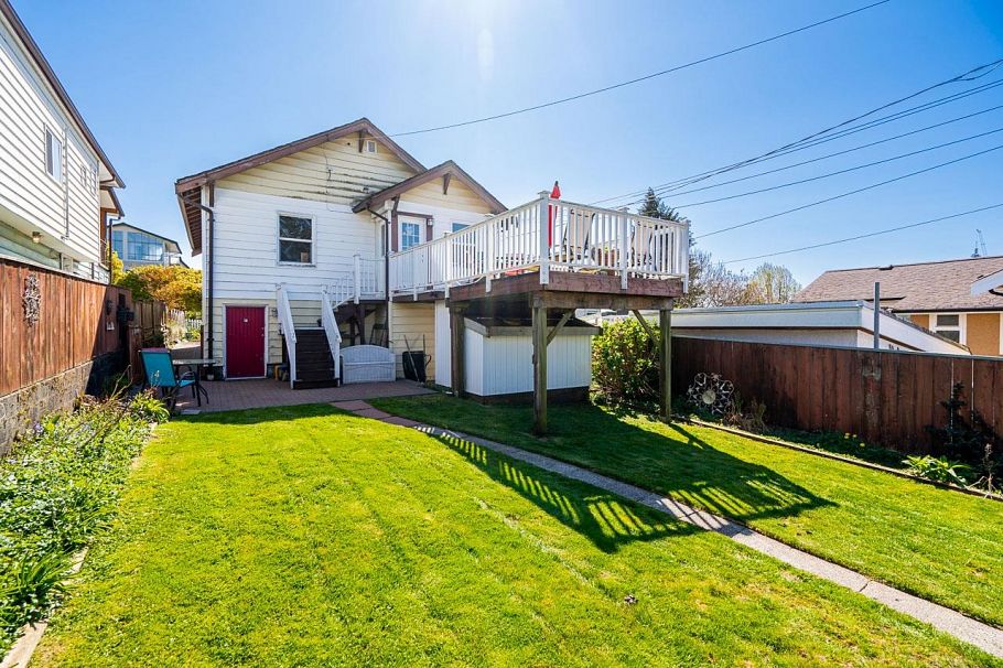 3415 Dundas Street Vancouver, BC - 5