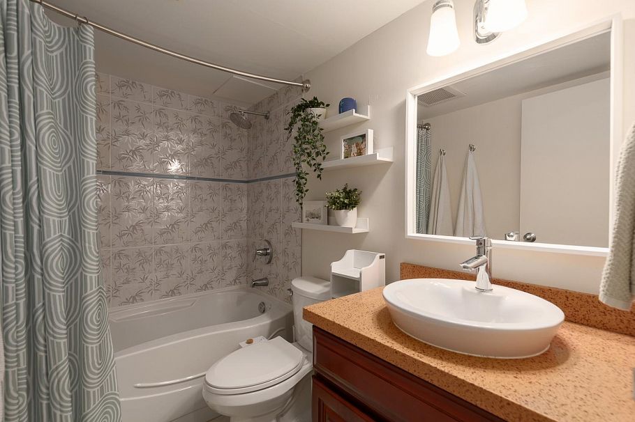208 1435 Nelson Street Vancouver, BC - 20