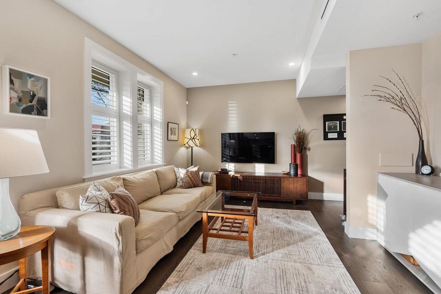 2898 Yukon Street Vancouver, BC - 1
