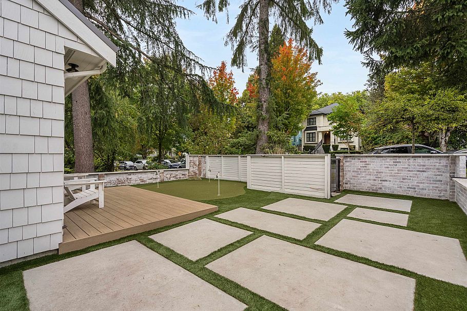 3250 W 37th Avenue Vancouver, BC - 39