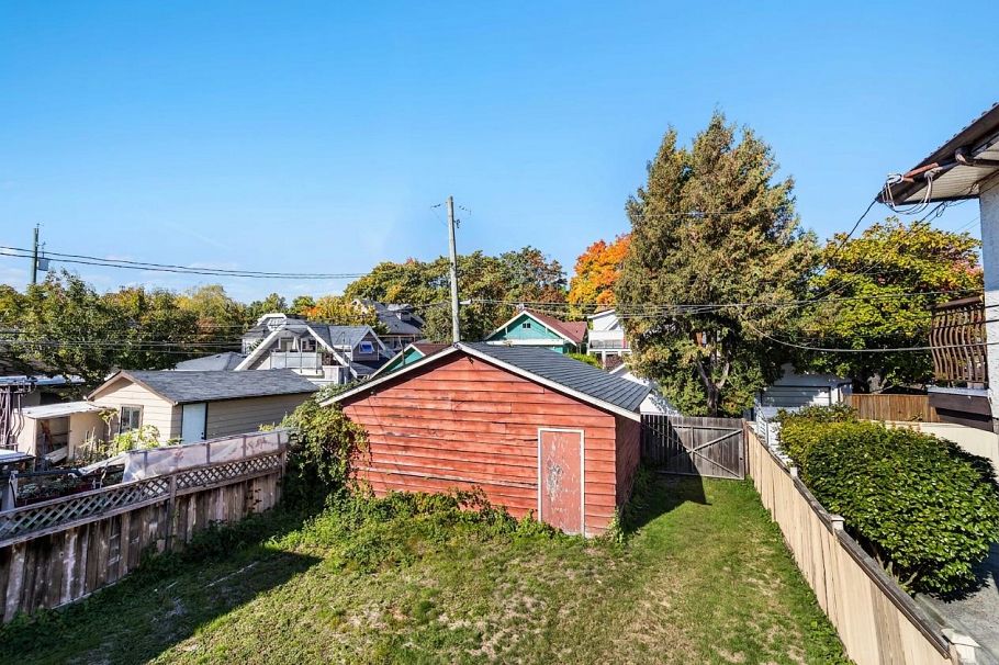 3433 W 12th Avenue Vancouver, BC - 6