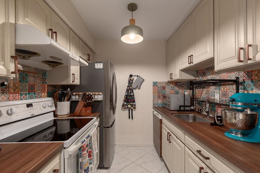 208 1435 Nelson Street Vancouver, BC - 15