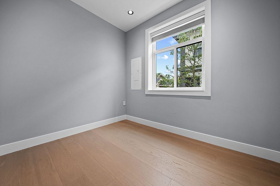 1 2557 W King Edward Street Vancouver, BC - 12