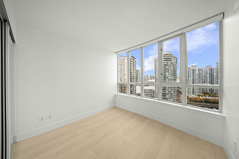 2501 63 Keefer Place Vancouver, BC - 10