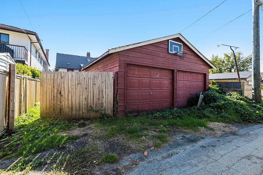 3433 W 12th Avenue Vancouver, BC - 7