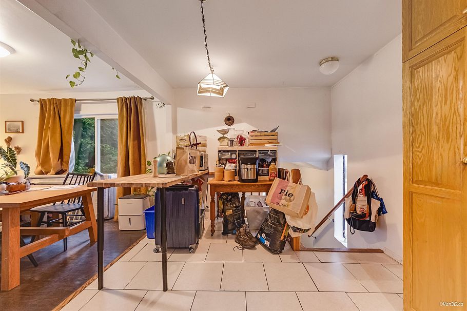 1536 Bond Street North Vancouver, BC - 11