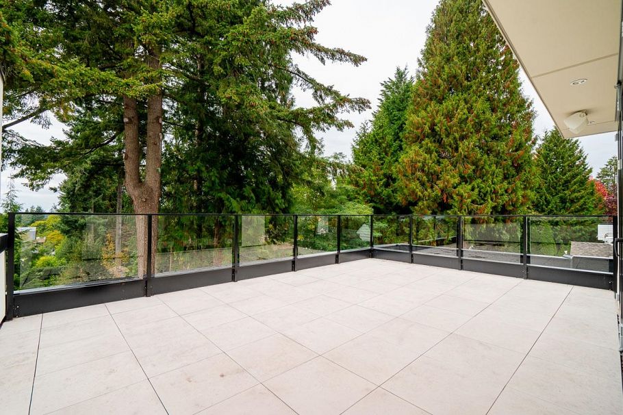 1 5061 Blenheim Street Vancouver, BC - 9
