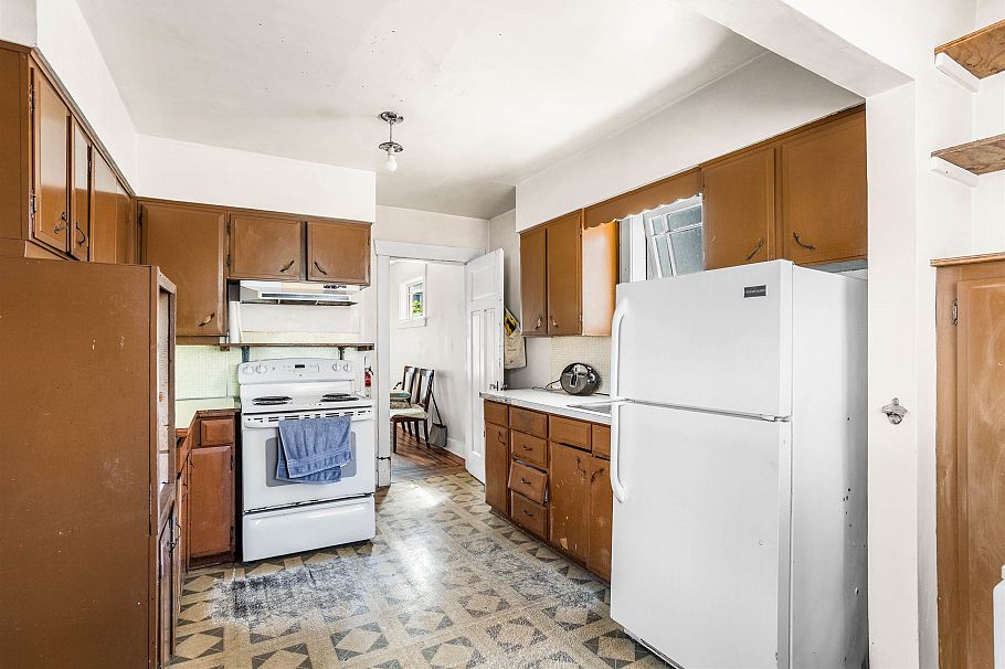 3433 W 12th Avenue Vancouver, BC - 11