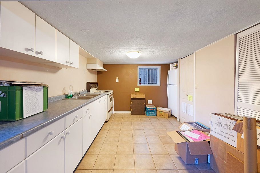 2865 Grant Street Vancouver, BC - 24