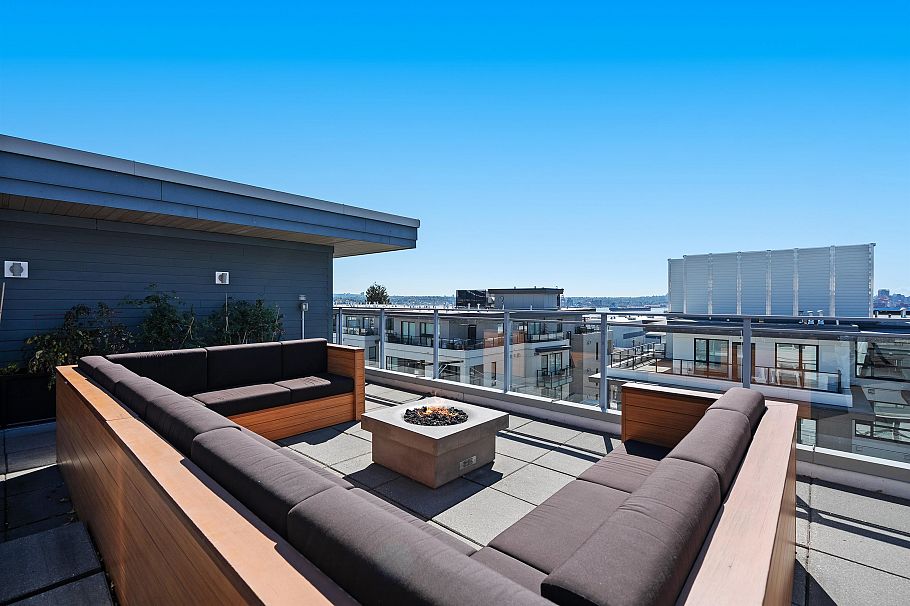 108 221 E 3rd Street North Vancouver, BC - 20