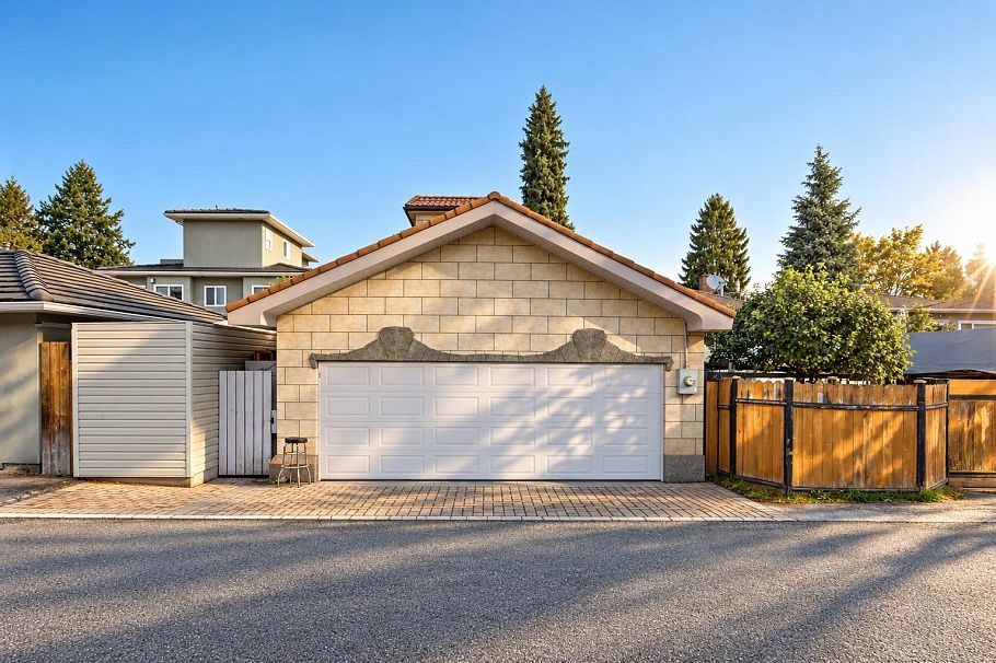 368 E 33rd Avenue Vancouver, BC - 37
