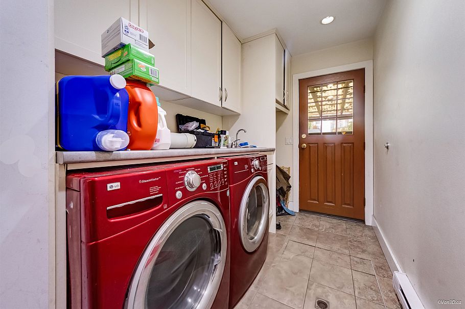 1542 Bond Street North Vancouver, BC - 15