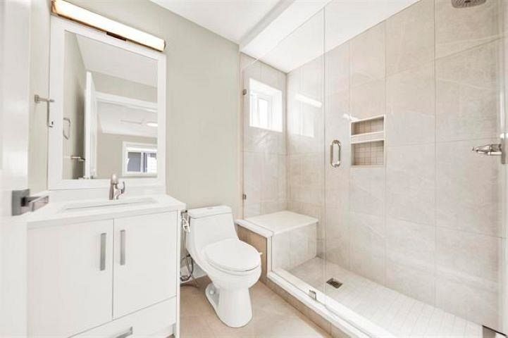 3128 Kings Avenue Vancouver, BC - 16