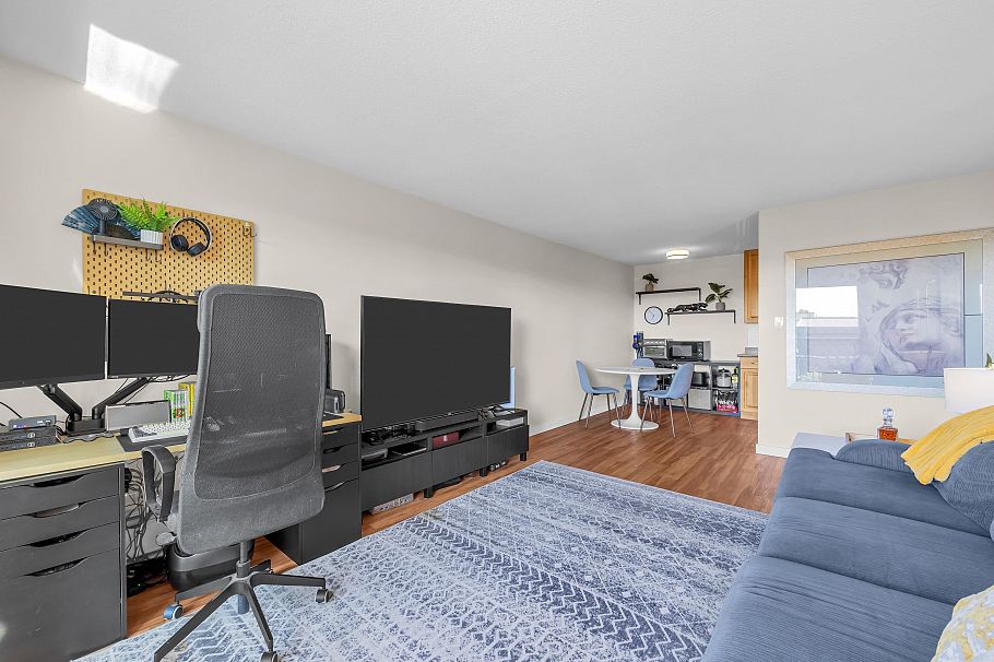 205 252 W 2nd Street North Vancouver, BC - 15