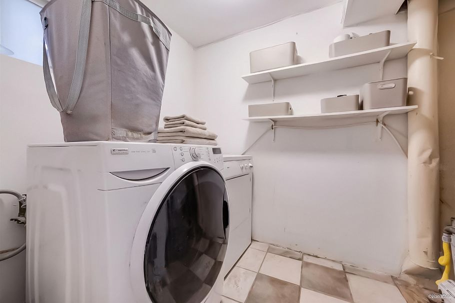1536 Bond Street North Vancouver, BC - 13