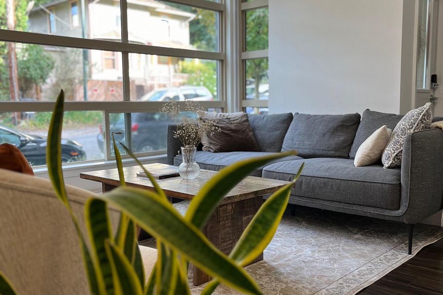 881 Salsbury Drive Vancouver, BC - 4