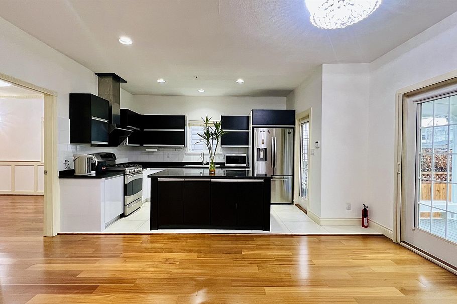 2813 W 21st Avenue Vancouver, BC - 6