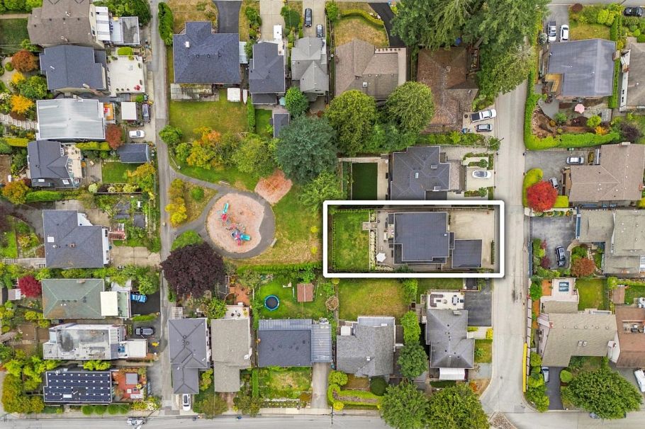 3840 Prospect Road North Vancouver, BC - 36