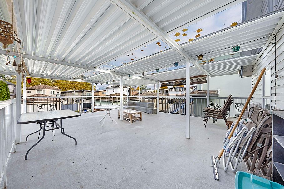 2865 Grant Street Vancouver, BC - 26