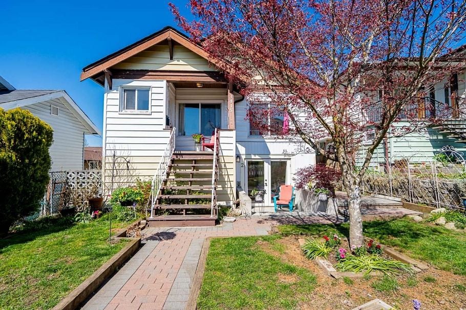 3415 Dundas Street Vancouver, BC - 1