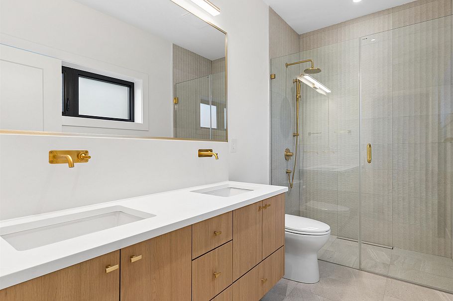 1 878 E 37th Avenue Vancouver, BC - 23