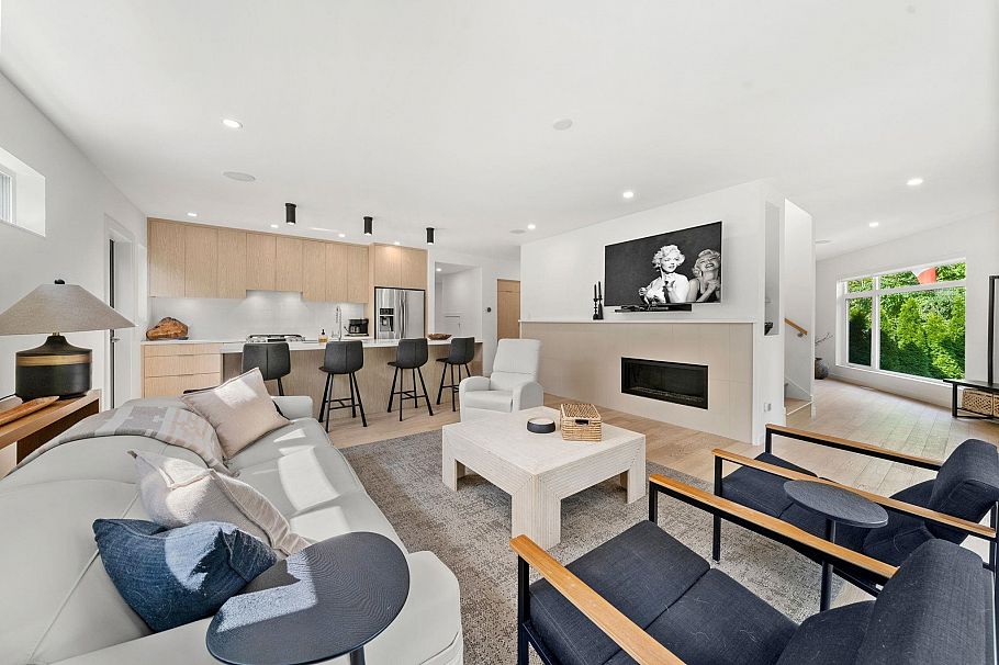2025 Mackay Avenue North Vancouver, BC - 2