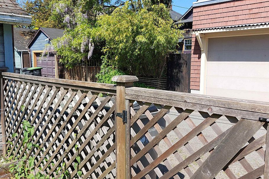 1951 Napier Street Vancouver, BC - 16