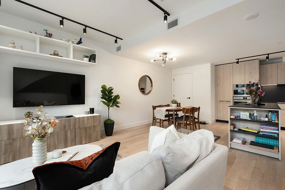 3984 Dumfries Street Vancouver, BC - 5