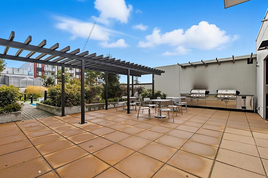 602 1401 Hunter Street North Vancouver, BC - 22
