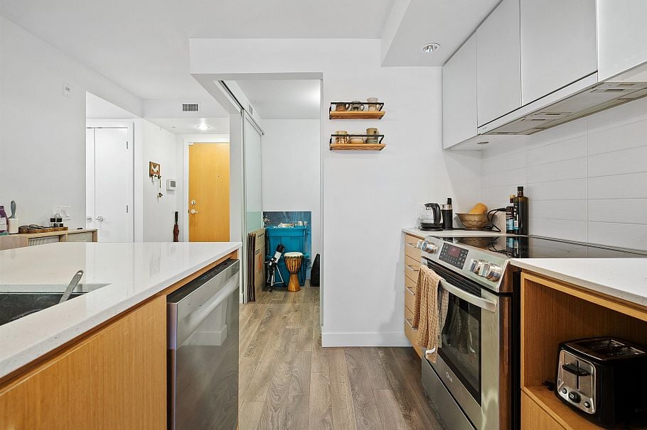 108 221 E 3rd Street North Vancouver, BC - 5
