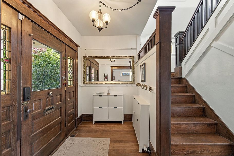 2580 Cambridge Street Vancouver, BC - 4