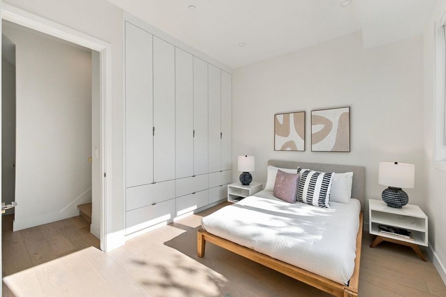 1 3185 Graveley Street Vancouver, BC - 25