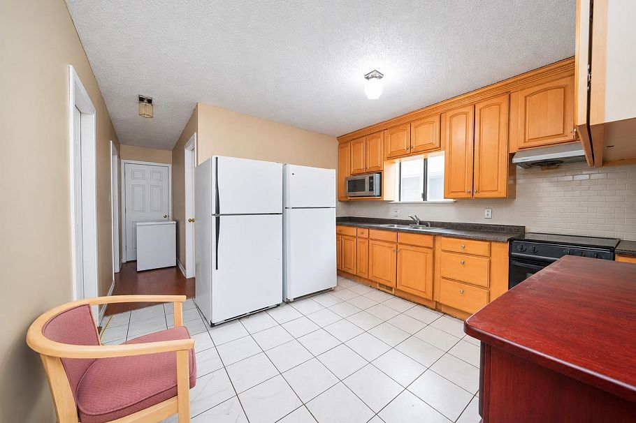 4940 Killarney Street Vancouver, BC - 4
