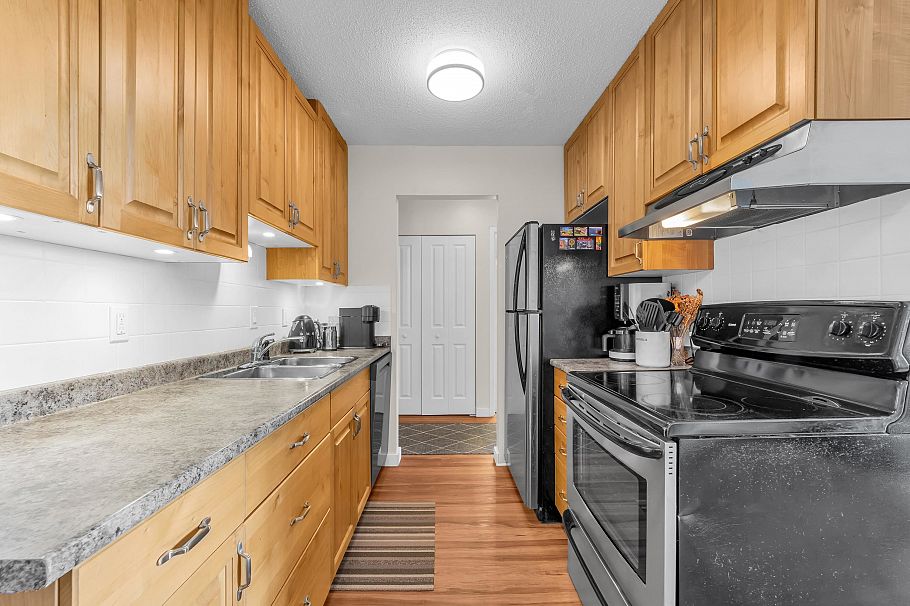 205 252 W 2nd Street North Vancouver, BC - 5