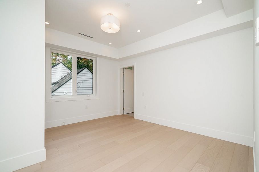 1 5061 Blenheim Street Vancouver, BC - 25
