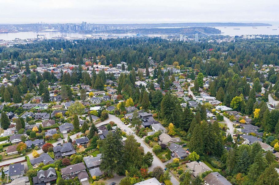 3692 Sunnycrest Drive North Vancouver, BC - 26