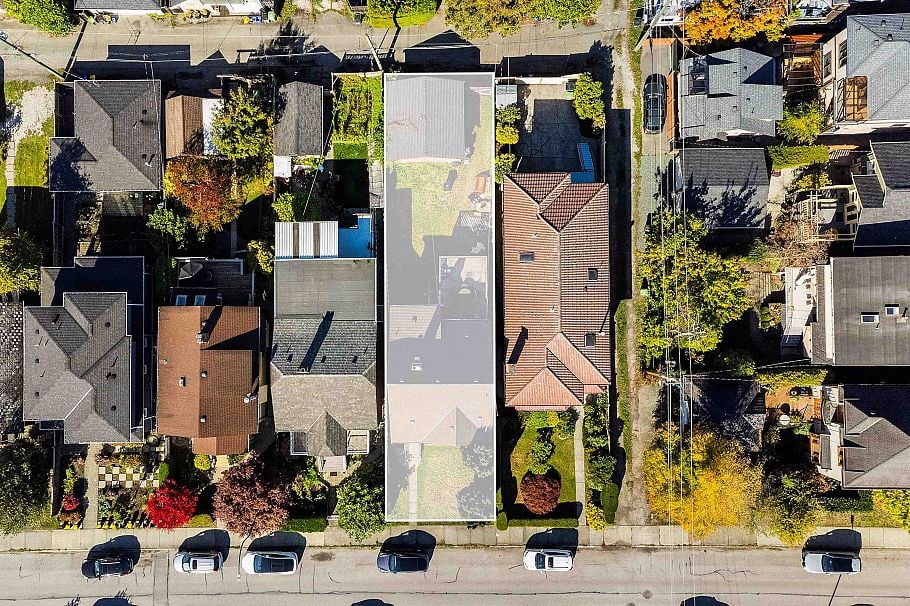 3433 W 12th Avenue Vancouver, BC - 3