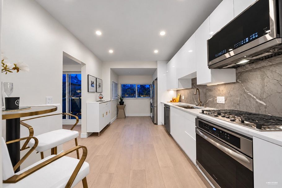 238 E 28th Street North Vancouver, BC - 8