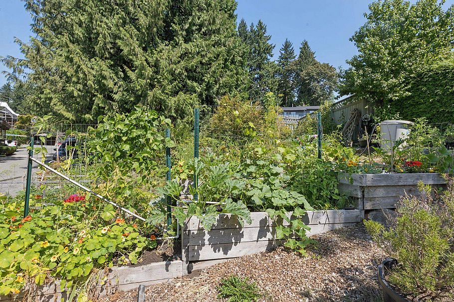 1084 Lillooet Road North Vancouver, BC - 11