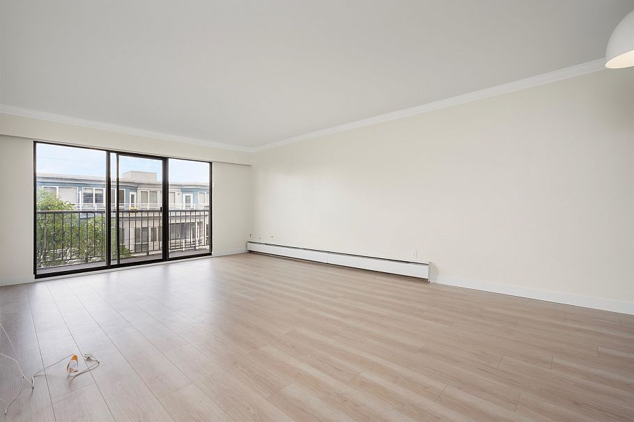 204 127 E 4th Street North Vancouver, BC - 10