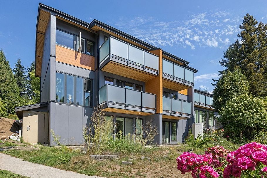 1084 Lillooet Road North Vancouver, BC - 1