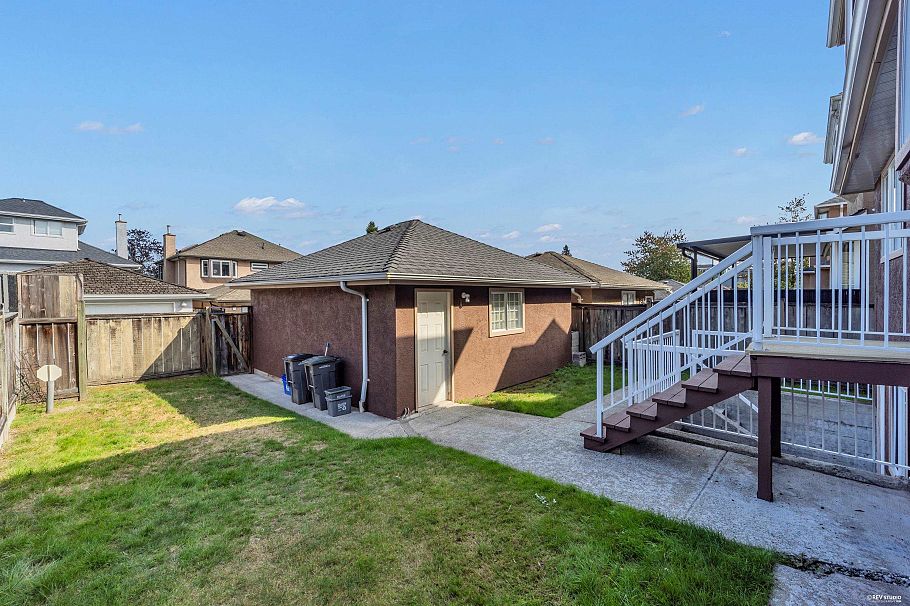 3681 Scales Place Vancouver, BC - 34
